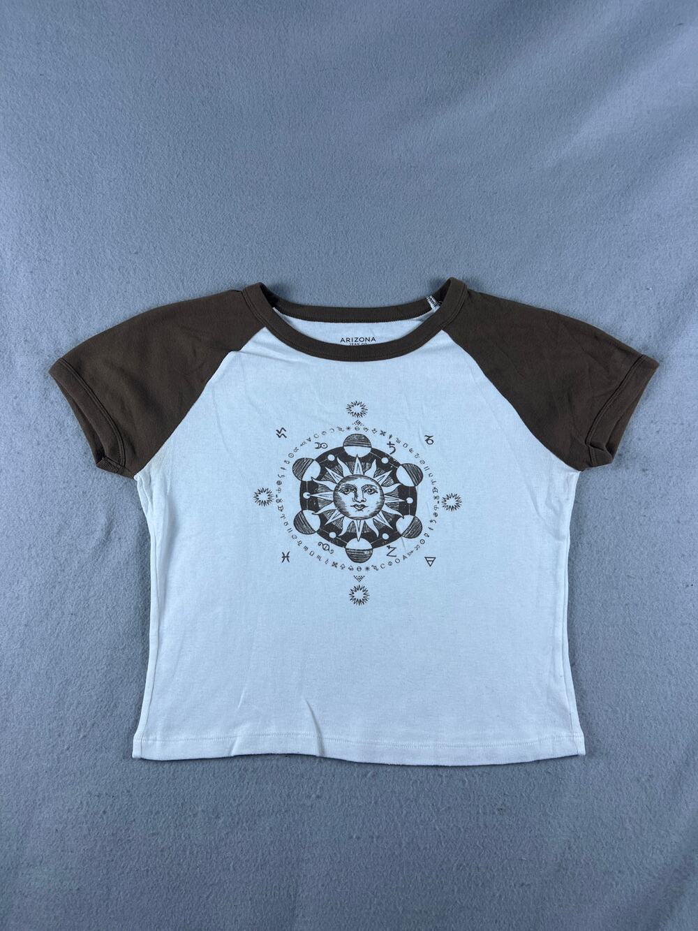Arizona Jean Co Cropped Top Womens M White Brown Raglan Classic Fit Sun Moon Y2K